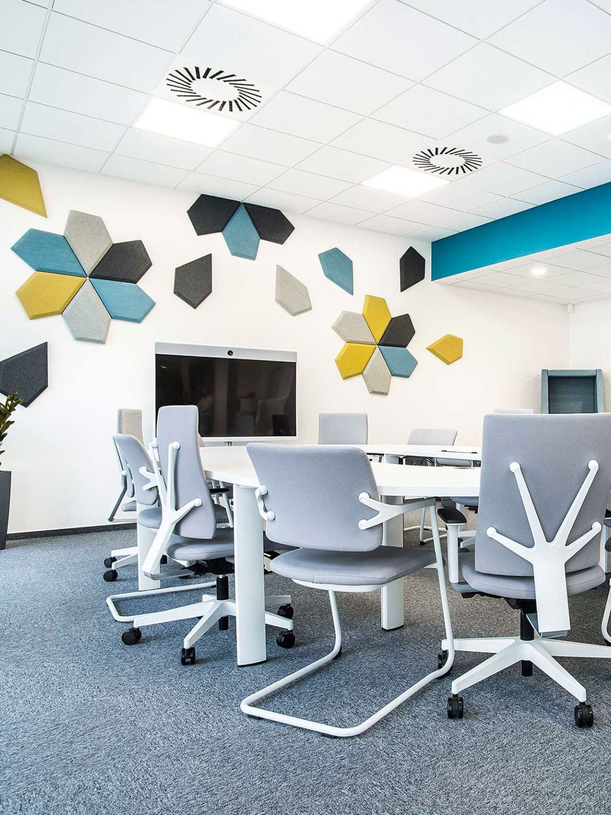 Návrh kancelárií Cetelem